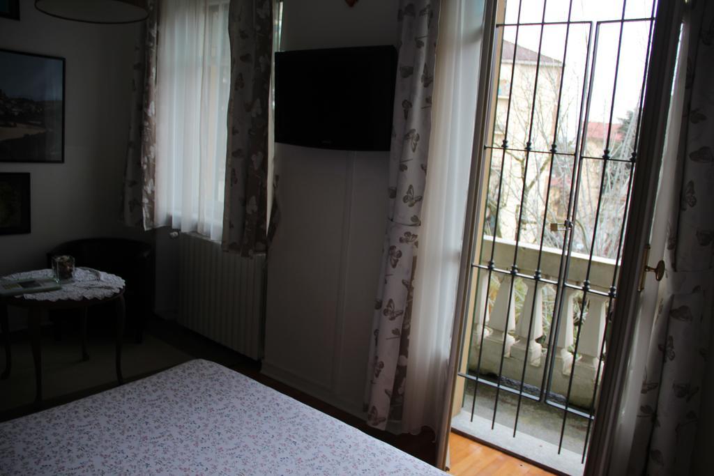 B&B Villa Ferrari Асти Экстерьер фото